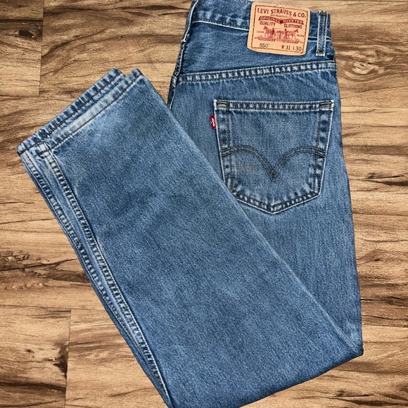 Levi's Classic Blue Jeans - Picture 2 of 6